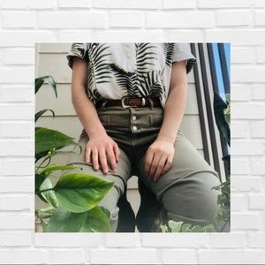 AE American Eagle green jeans with cute pockets !